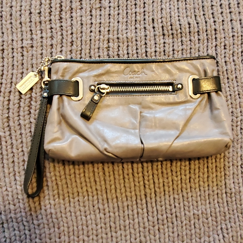 Coach cambridge wristlet 43061